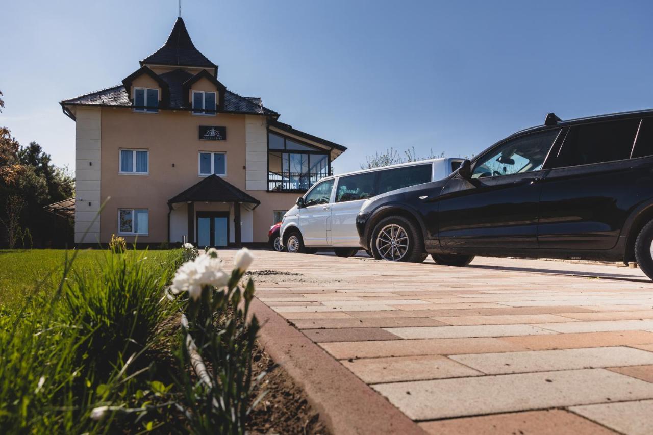 Navigator Hotell Palić Exteriör bild