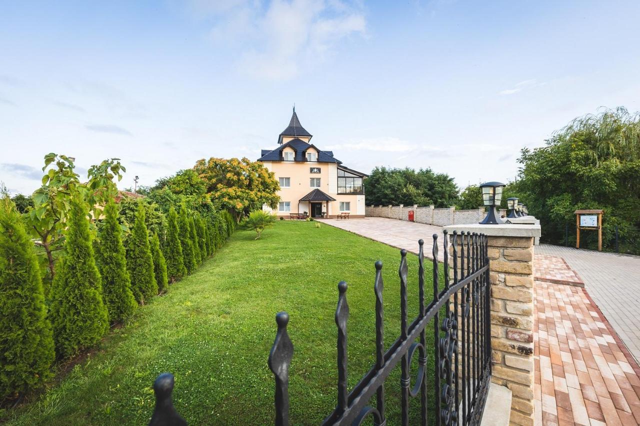 Navigator Hotell Palić Exteriör bild