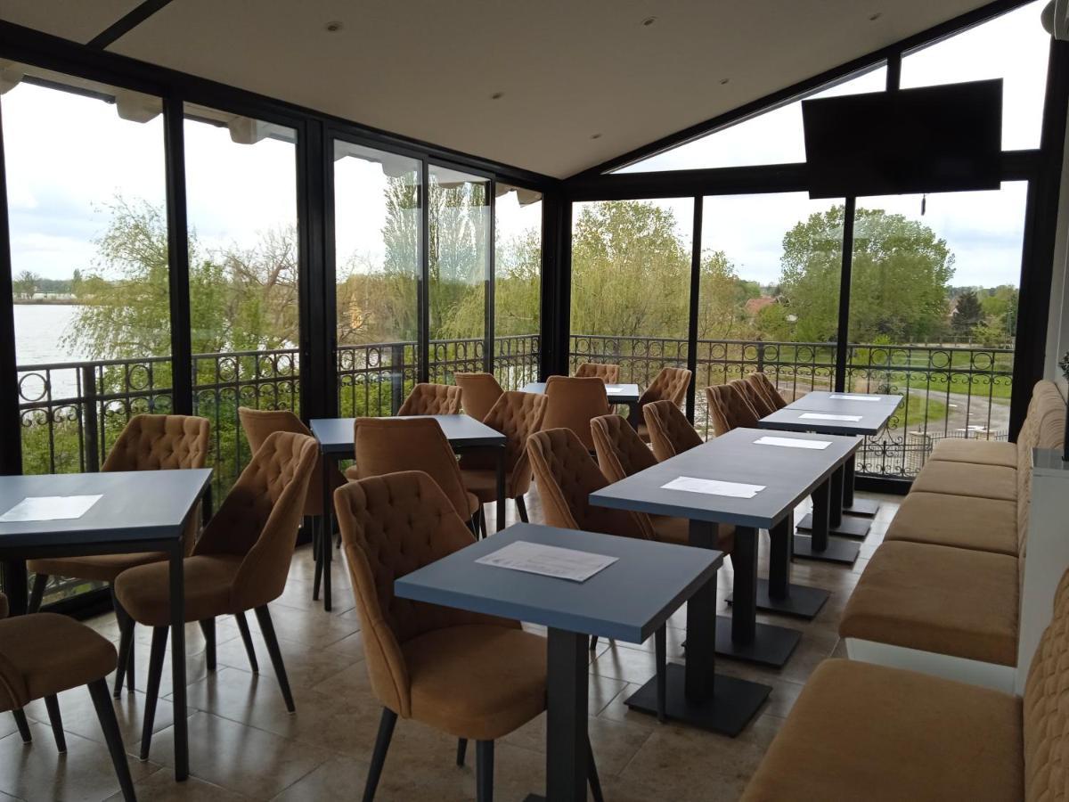 Navigator Hotell Palić Exteriör bild