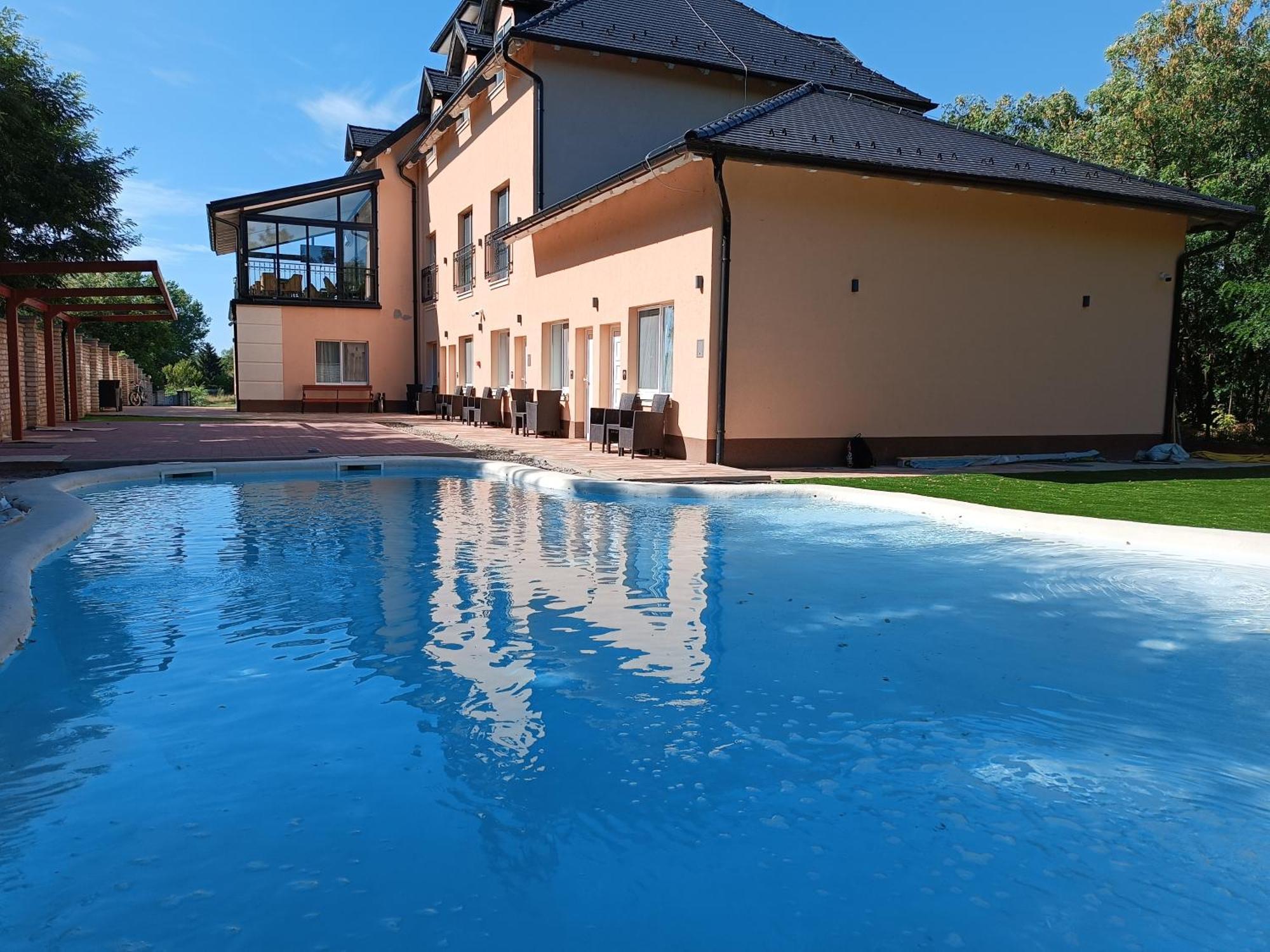 Navigator Hotell Palić Exteriör bild