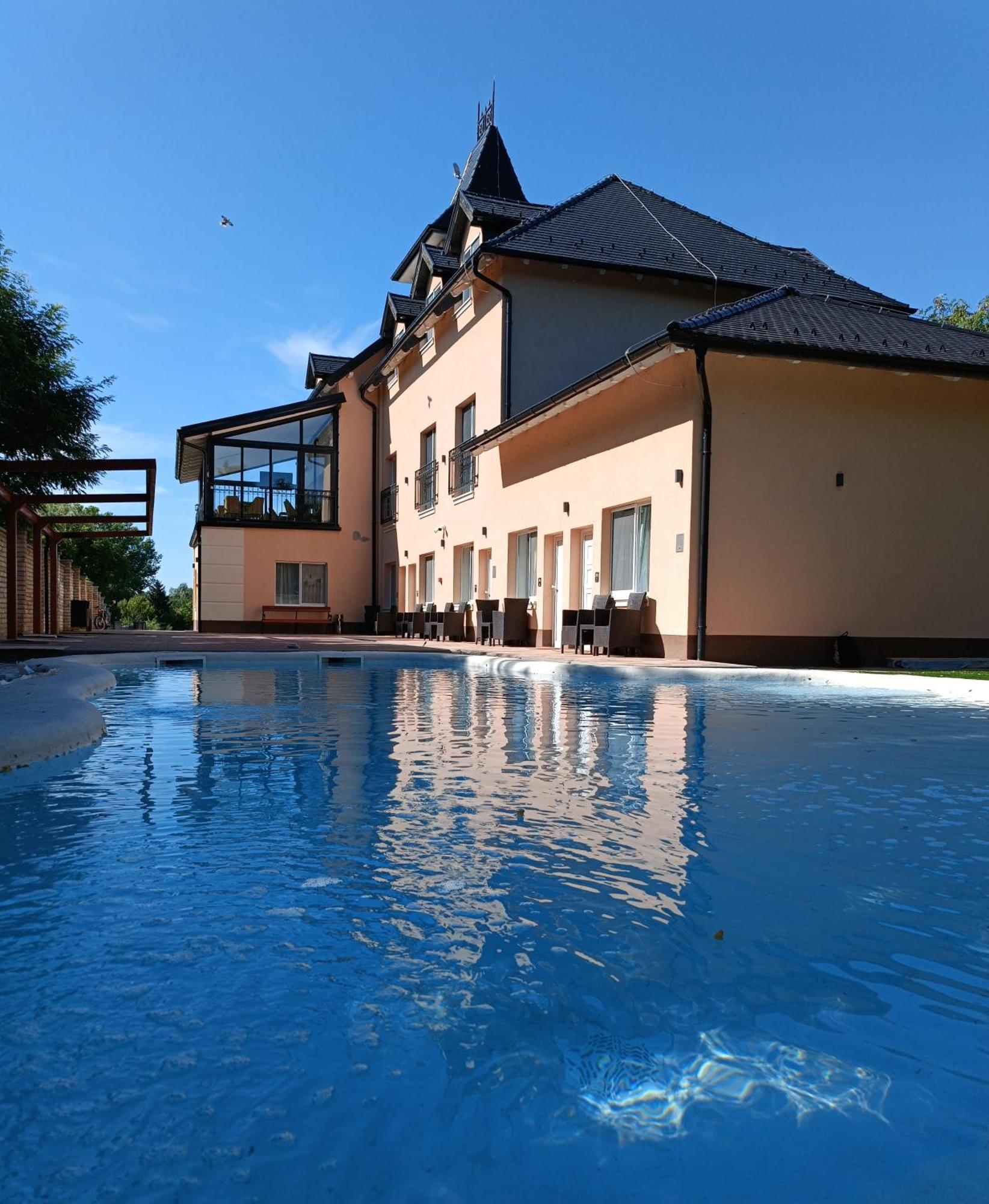 Navigator Hotell Palić Exteriör bild